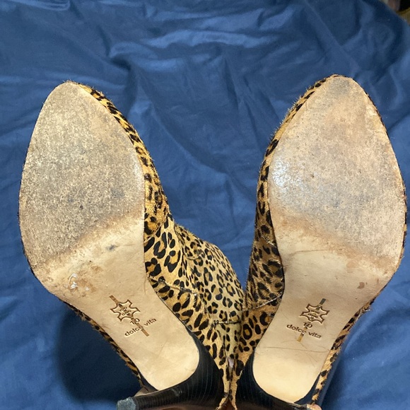 Size 10 DOLCE VITA LEOPARD PRINT STILETTO ANKLE BOOTS - Picture 2 of 4